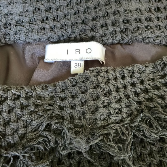 IRO sz 38 mini skirt. Knit overlay with frayed hem. - Picture 4 of 10
